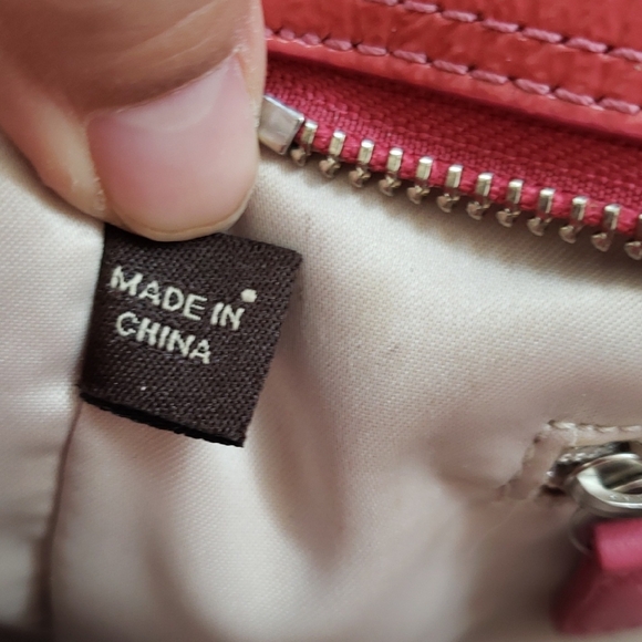 Coach Coral Patent Leather Shoulder Bag Flawed - Picture 10 of 14